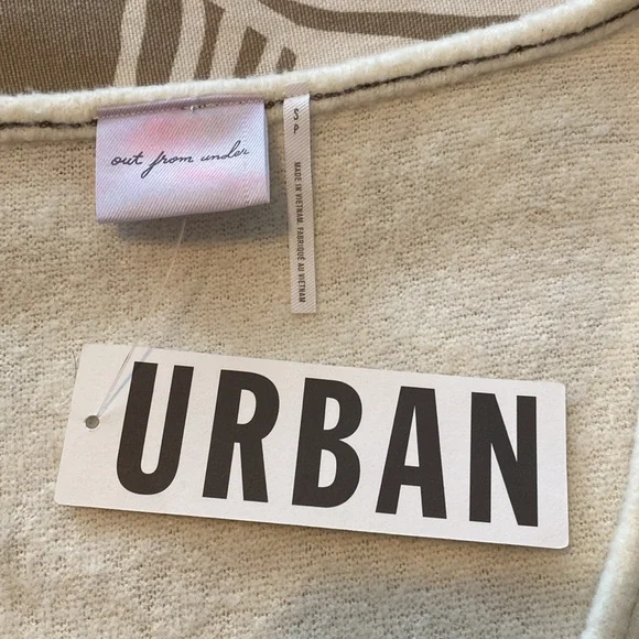 URBAN OUTFITTERS crop wrap top - Picture 2 of 8